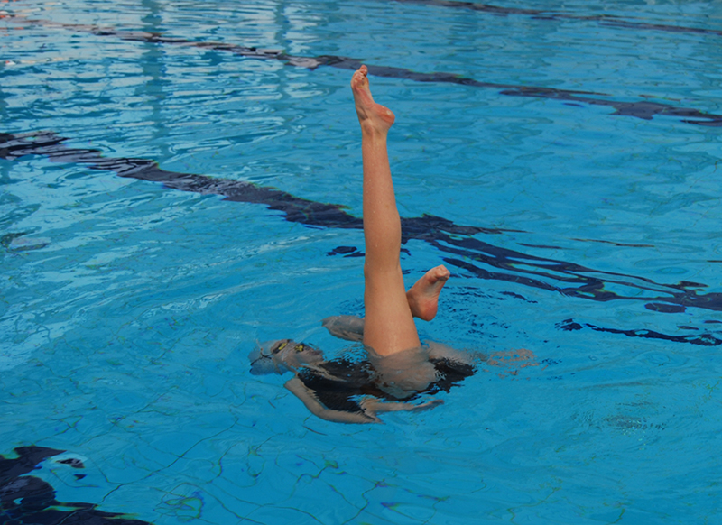 Las "Figuras" inician los Juegos Deportivos de Natación Sincronizada